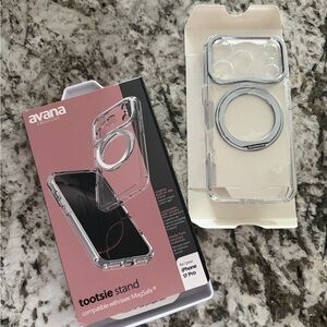 Avana iPhone 17 pro phone case in clear/silver with MagSafe compatibility!